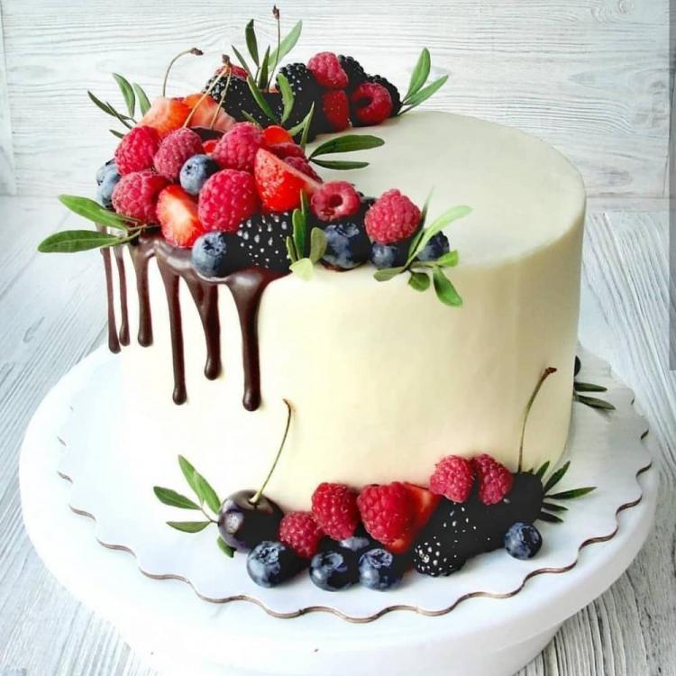 fruity pretty cake.jpg