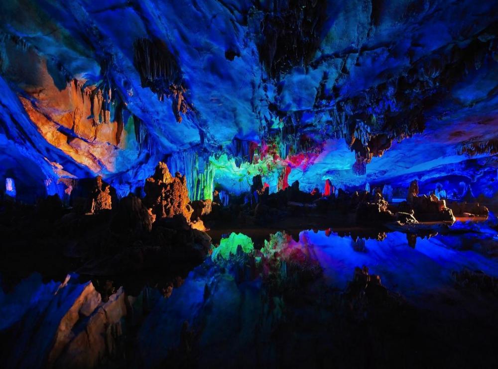 The-Reed-Flute-Cave-China-s.jpeg