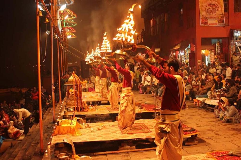 Ganga-Aarti-Varanasi-1.jpg