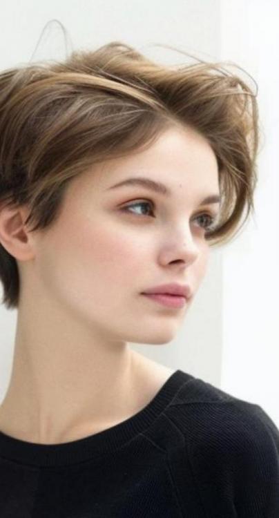 32 Effortlessly Stylish Pixie Cuts for Thin Hair_ 2024 Looks.jpeg